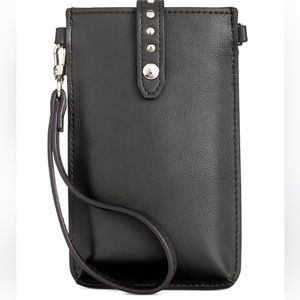 Black ashli wristlet